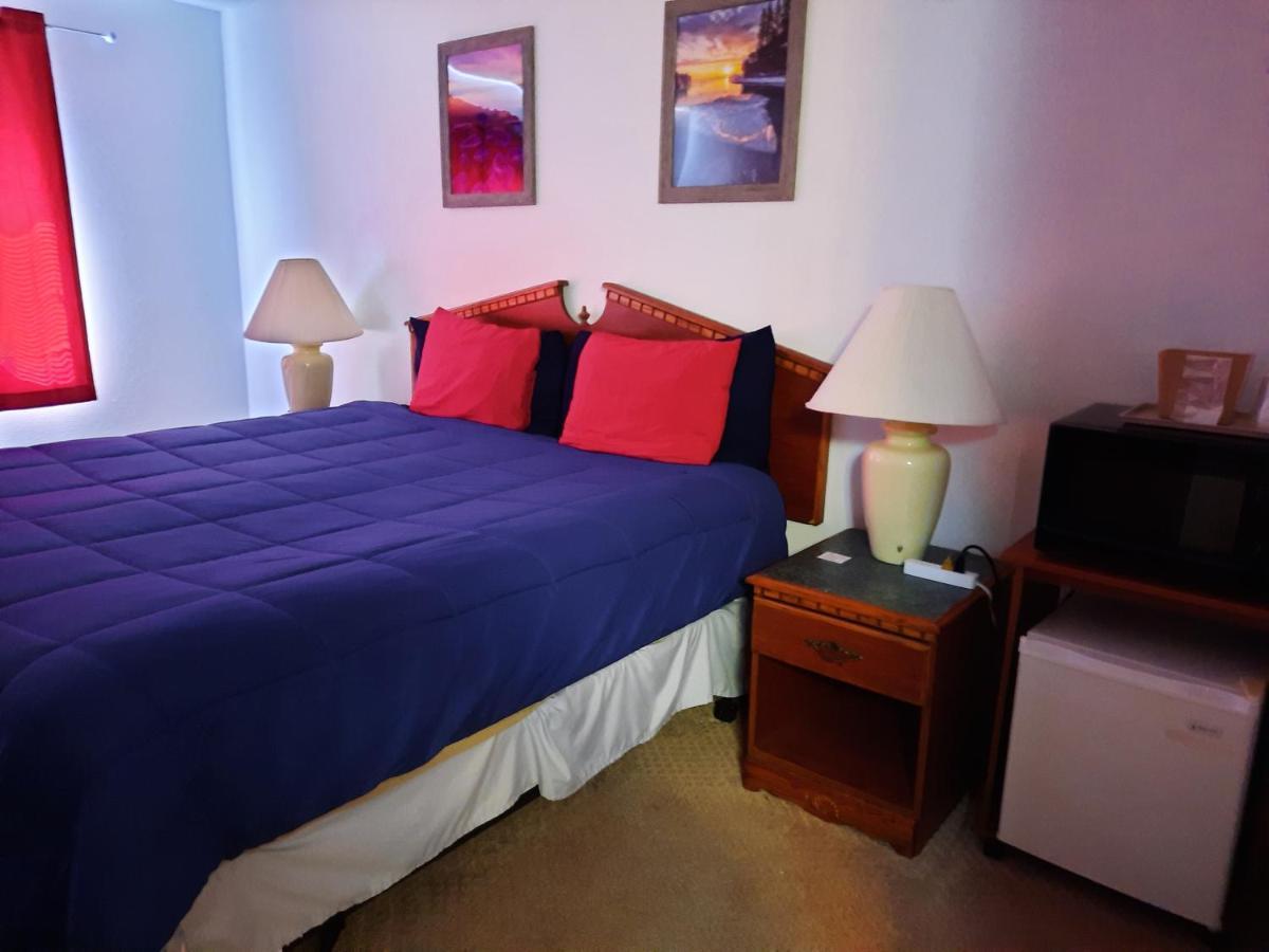 Model Towne Inn Motel Gwinn ภายนอก รูปภาพ