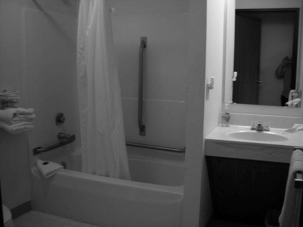 Model Towne Inn Motel Gwinn ห้อง รูปภาพ