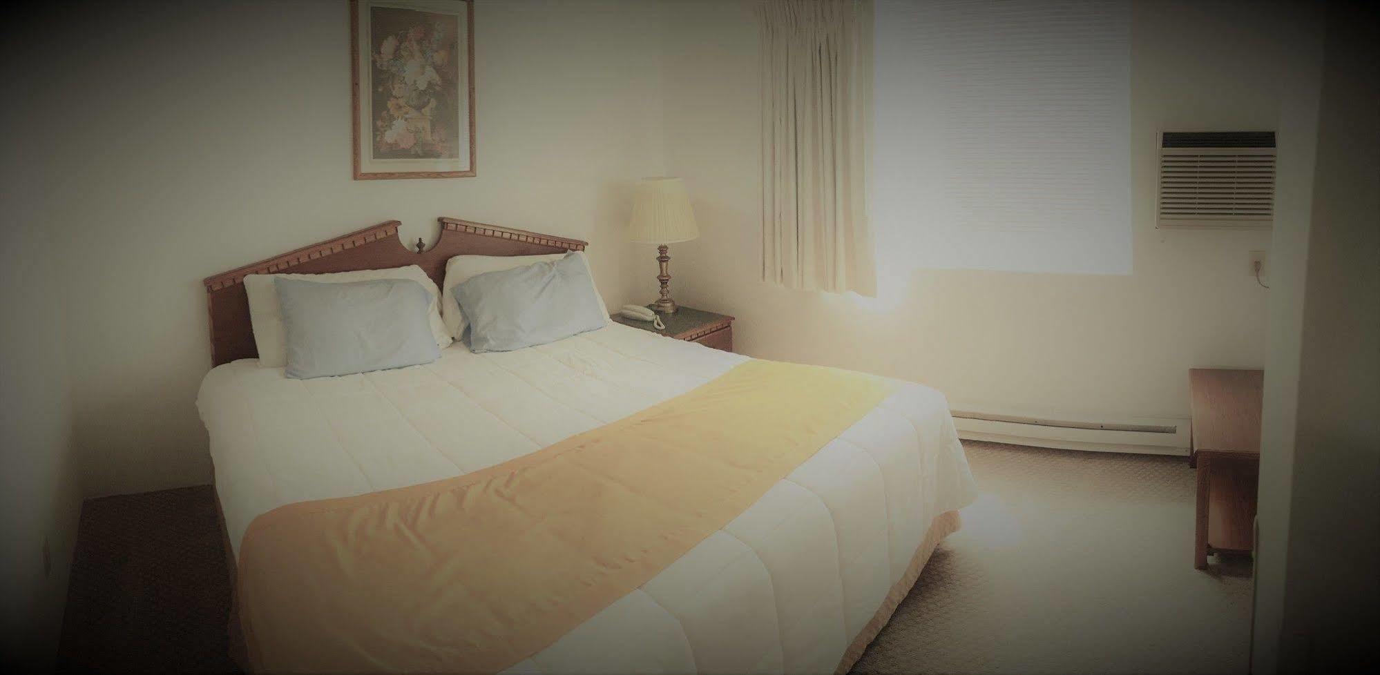 Model Towne Inn Motel Gwinn ภายนอก รูปภาพ